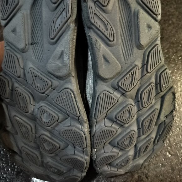 Hoka Clifton 9 Youth size 4.5MD - Picture 8 of 9